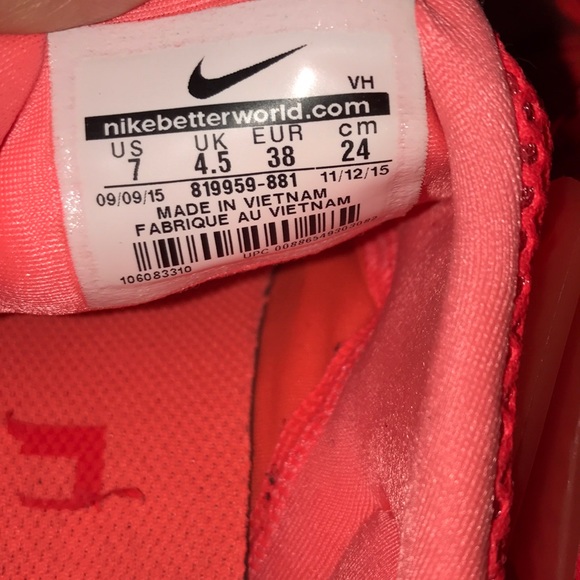 Women’s Nike Darwin Shoes - Picture 5 of 5